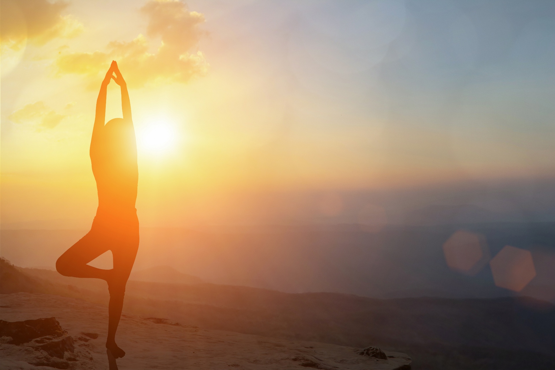 Image of a woman doing yoga at sunrise. Have you been searching for a PTSD therapist? Or a complex PTSD therapist in Palm Beach, FL 33483? If so we can help with PTSD treatment and complex PTSD treatment in Palm Beach, FL 33445. Call now! 33444 | 33483 | 33445